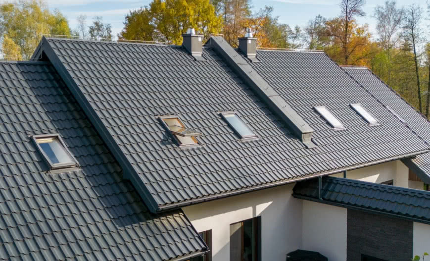 Dach jako wizytówka domu – kompleksowy poradnik doboru stylu, koloru i formy